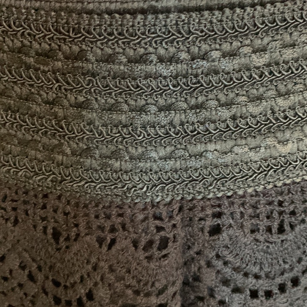 Black Cotton Crochet Lace Tiered Shorts M/L NWOT - Picture 3 of 9